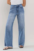 Load image into Gallery viewer, High Rise Loose Fit Jeans