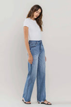 Load image into Gallery viewer, High Rise Loose Fit Jeans