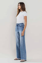 Load image into Gallery viewer, High Rise Loose Fit Jeans