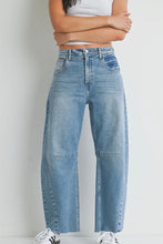 Load image into Gallery viewer, Classic Barrel Jeans