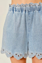 Load image into Gallery viewer, Scalloped Denim Shorts