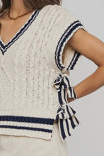 Load image into Gallery viewer, Collegiate Cable Knit Vest