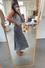 Load image into Gallery viewer, Simple Ditsy Midi Skirt