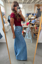 Load image into Gallery viewer, Wide Leg Belted Jeans