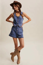Load image into Gallery viewer, Scallop Edged Denim Shorts