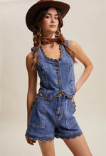 Load image into Gallery viewer, Scallop Edged Denim Shorts