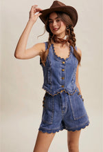 Load image into Gallery viewer, Scallop Edged Denim Shorts