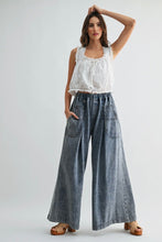 Load image into Gallery viewer, Gathered Waist Eyelet Top
