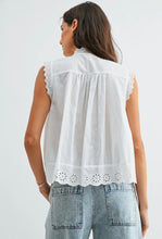 Load image into Gallery viewer, Eyelet Swing Top