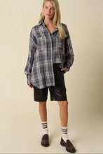Load image into Gallery viewer, Oversized Vintage Flannel