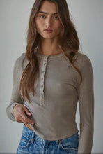Load image into Gallery viewer, Button Down Henley
