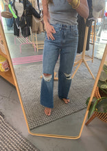 Load image into Gallery viewer, Loose Fit Dad Jeans