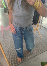 Load image into Gallery viewer, Loose Fit Dad Jeans