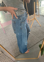 Load image into Gallery viewer, Loose Fit Dad Jeans