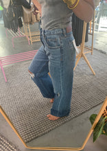 Load image into Gallery viewer, Loose Fit Dad Jeans