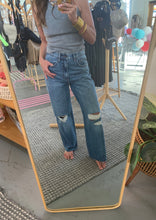 Load image into Gallery viewer, Loose Fit Dad Jeans