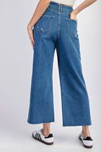 Load image into Gallery viewer, Cropped Straight Leg Jeans