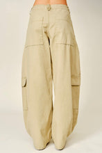 Load image into Gallery viewer, Baggy Cargo Pants