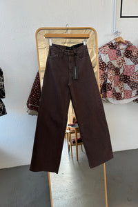 Relaxed Wide Leg Jean