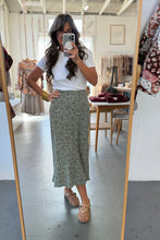 Load image into Gallery viewer, Simple Ditsy Midi Skirt