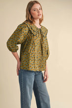 Load image into Gallery viewer, Double Scalloped Collar Top