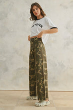Load image into Gallery viewer, Camo Jeans