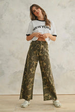 Load image into Gallery viewer, Camo Jeans