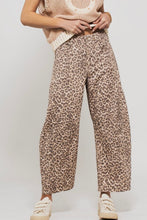 Load image into Gallery viewer, Leopard Barrel Jeans