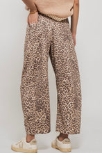 Load image into Gallery viewer, Leopard Barrel Jeans