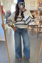 Load image into Gallery viewer, Mid-Rise Super Wide Leg Jeans