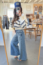 Load image into Gallery viewer, Mid-Rise Super Wide Leg Jeans