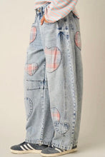 Load image into Gallery viewer, Quilted Heart Barrel Jeans